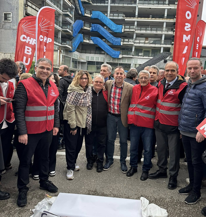 CHP Osmangazi’de Bülent Akça yorulmadan çalışıyor