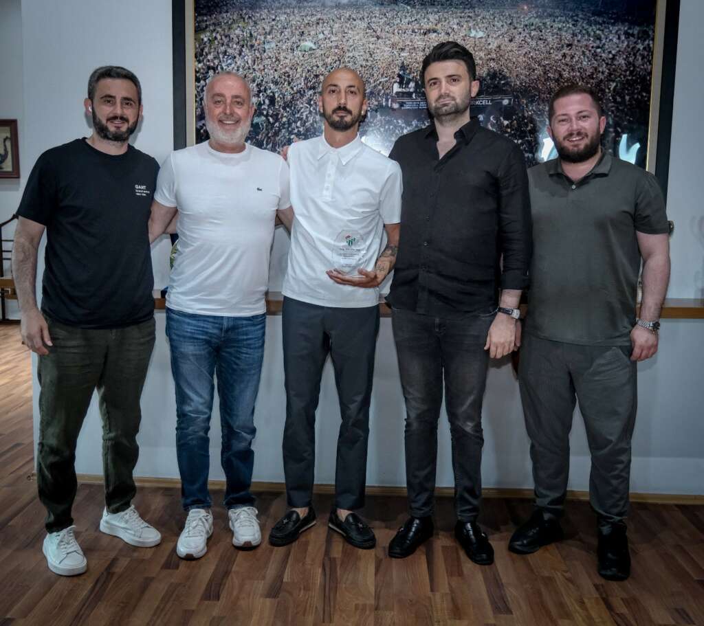 Bursaspor o isim ile yollarını ayırdı