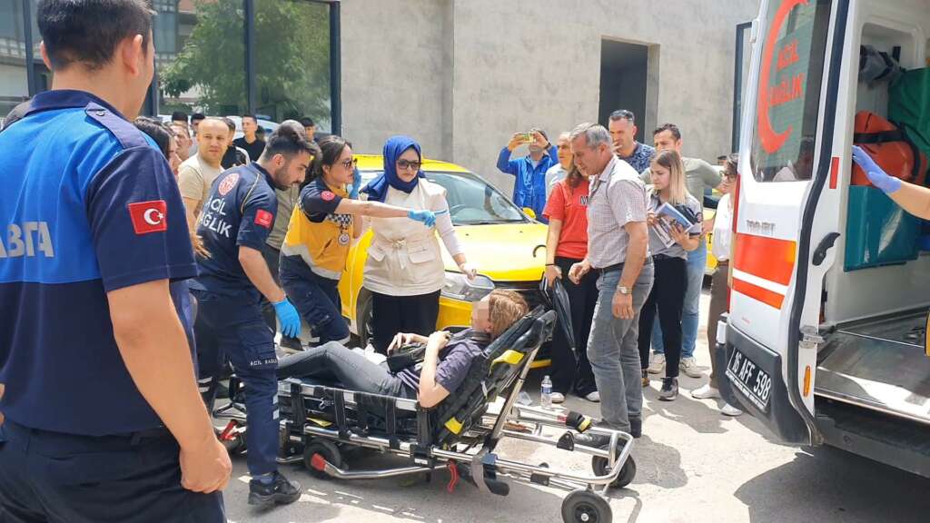 Bursa’da eski nişanlısını sokak ortasında silahla vuran şüpheli teslim oldu