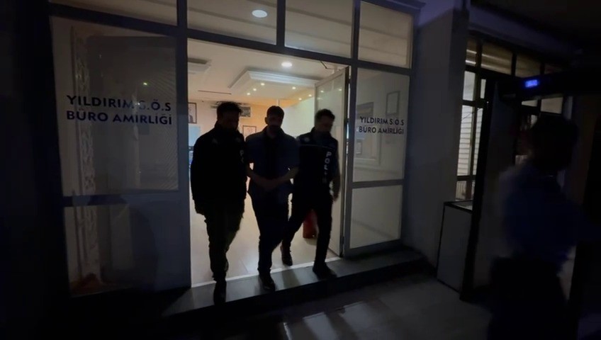 Bursa’da yurt dışına kaçmak için hazırlanırken, polis baskını yedi