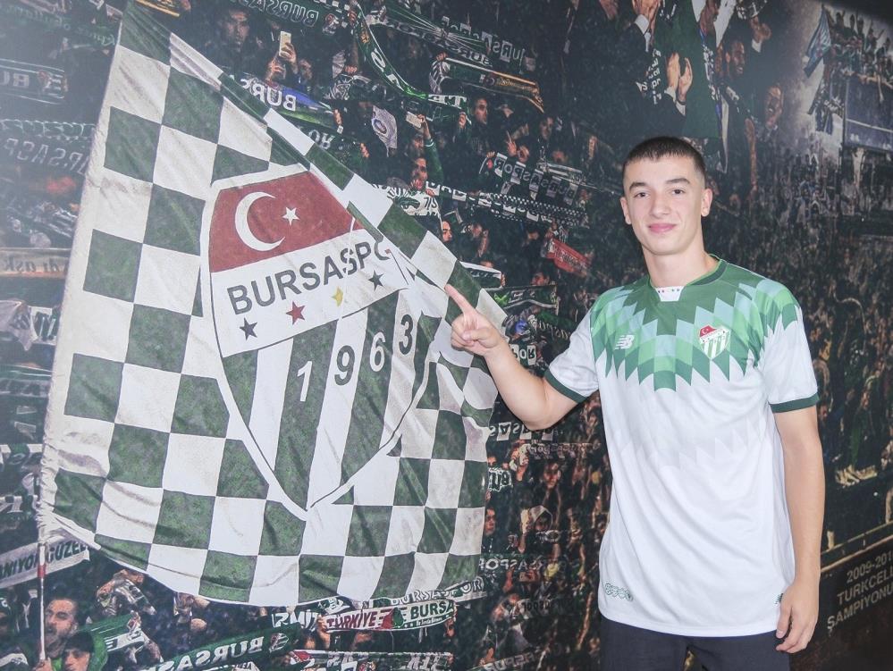 Bursaspor’da iki iç transfer tamamlandı Bursaspor’da iki iç transfer tamamlandı