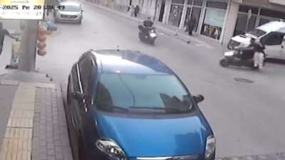 Bursa’da iki motosiklet çarpıştı: Kaza anı kamerada