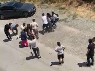 Bursa’da ekiplerden operasyon: Şüphelinin yakınları polisi yaraladı!