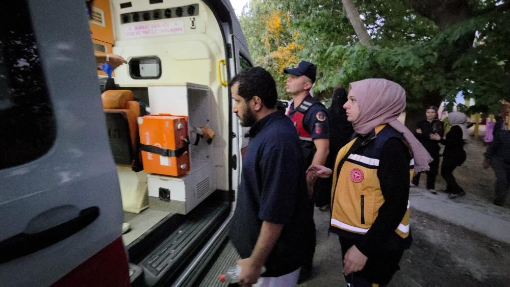 Suudi Arabistanlı turist botla açıldığı İznik Gölü’nde mahsur kaldı Suudi Arabistanlı turist botla açıldığı İznik Gölü’nde mahsur kaldı