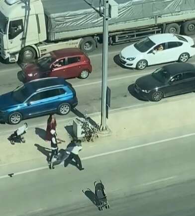 Bursa’da bebek arabalı dilencilerin arabaları bebeksiz çıktı