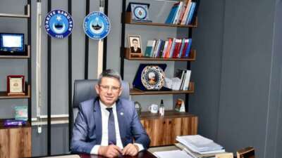 Bursa’daki selatin camilerin müze gibi görülmesi herkesi huzursuz etti