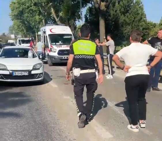 Bursa’da sınava giderken kaza yaptı, imdadına polis yetişti