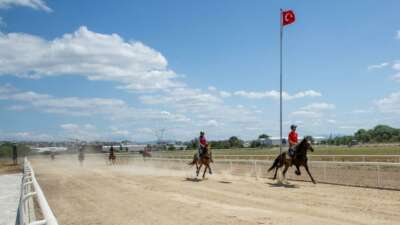 Bursa’da rahvan atları şampiyonluk için koştu