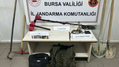 Bursa’da defineci operasyonu
