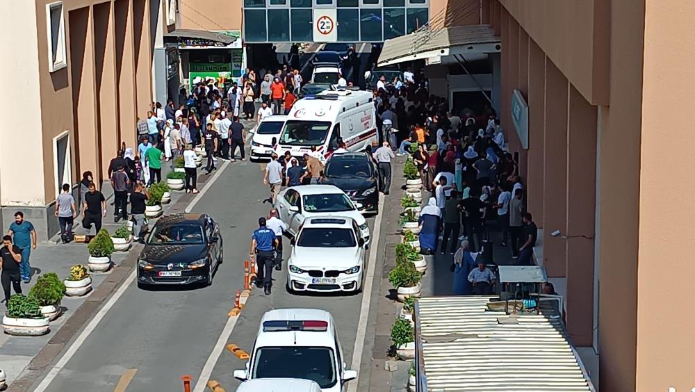 Balkon çöktü: 3 ölü, 6 yaralı