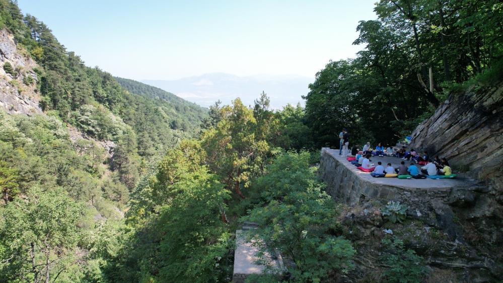 Bursa’da gençlerden ‘Küreklidere’de temizlik harekatı Bursa’da gençlerden ‘Küreklidere’de temizlik harekatı