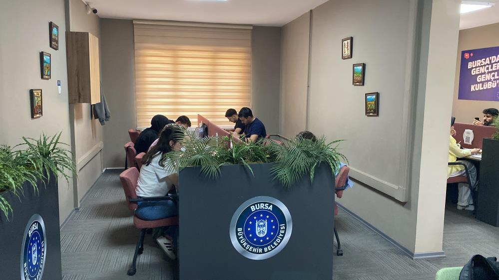 Bursa’da gençlik merkezleri, sınav haftasında 24 saat açık Bursa’da gençlik merkezleri, sınav haftasında 24 saat açık