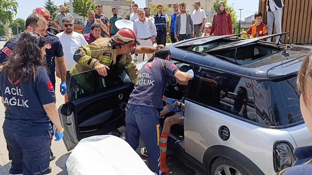 Bursa’da direksiyon başında nöbet geçirdi, bariyerlere çarparak durabildi