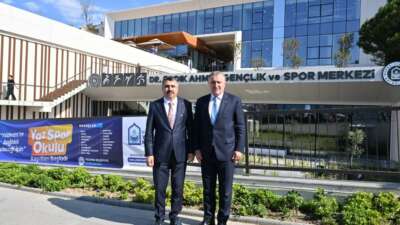 Bursa’da “Dr. Sadık Ahmet Gençlik ve Spor Merkezi” hizmete açıldı