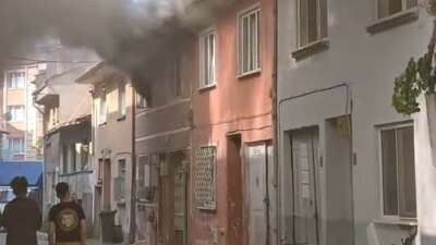 Bursa’da bir daire alevlere teslim oldu