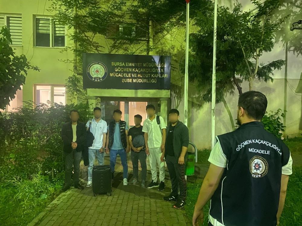 Bursa’da göçmen kaçakçılığı operasyonu Bursa’da göçmen kaçakçılığı operasyonu