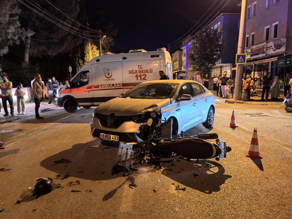Bursa’da otomobil ile motosiklet çarpıştı