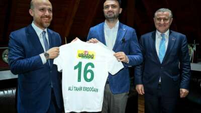 Bakan Osman Aşkın Bak ile Bilal Erdoğan’dan Bursaspor’a ziyaret
