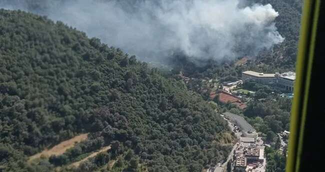 İzmir’deki yangına havadan ve karadan müdahale sürüyor