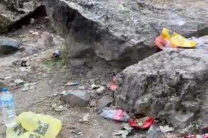 Bursa’da herkesin gelip görmek istediği şelaleyi, çöplüğe çevirdiler Bursa’da herkesin gelip görmek istediği şelaleyi, çöplüğe çevirdiler