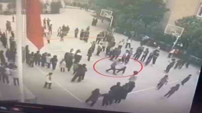 Bursa’da öğretmenden öğrenciye su sıçrattın dayağı kamerada