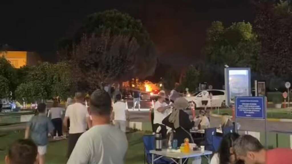 Özdilek Park’ta yükselen alevler, serinlemek için gelenlerin tadını kaçırdı