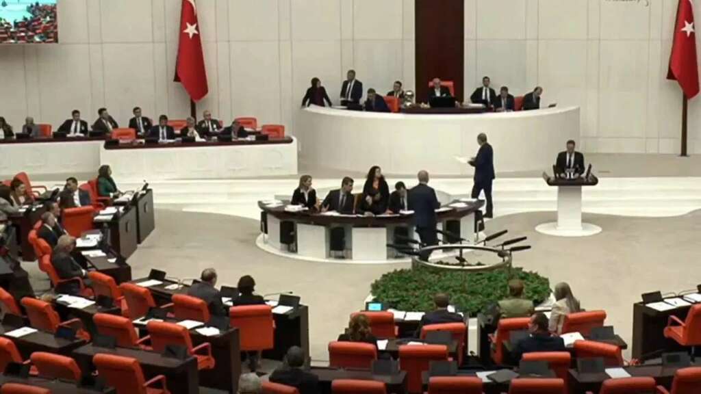 TBMM’de gerginlik TBMM’de gerginlik