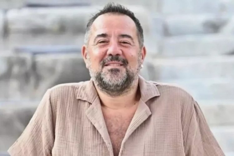Ata Demirer’in tatil keyfi: ‘Sevgiliyi köpük köpük gezdirmeli’