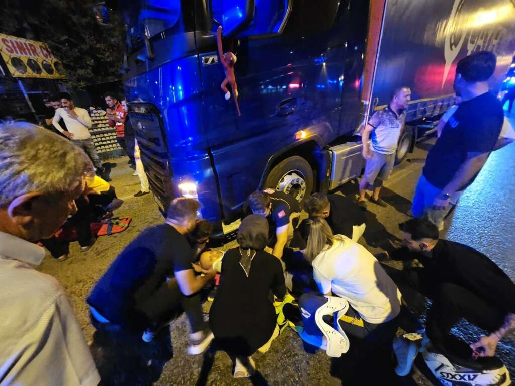 Bursa’da kafası tırın altına girdi kaskı hayatını kurtardı