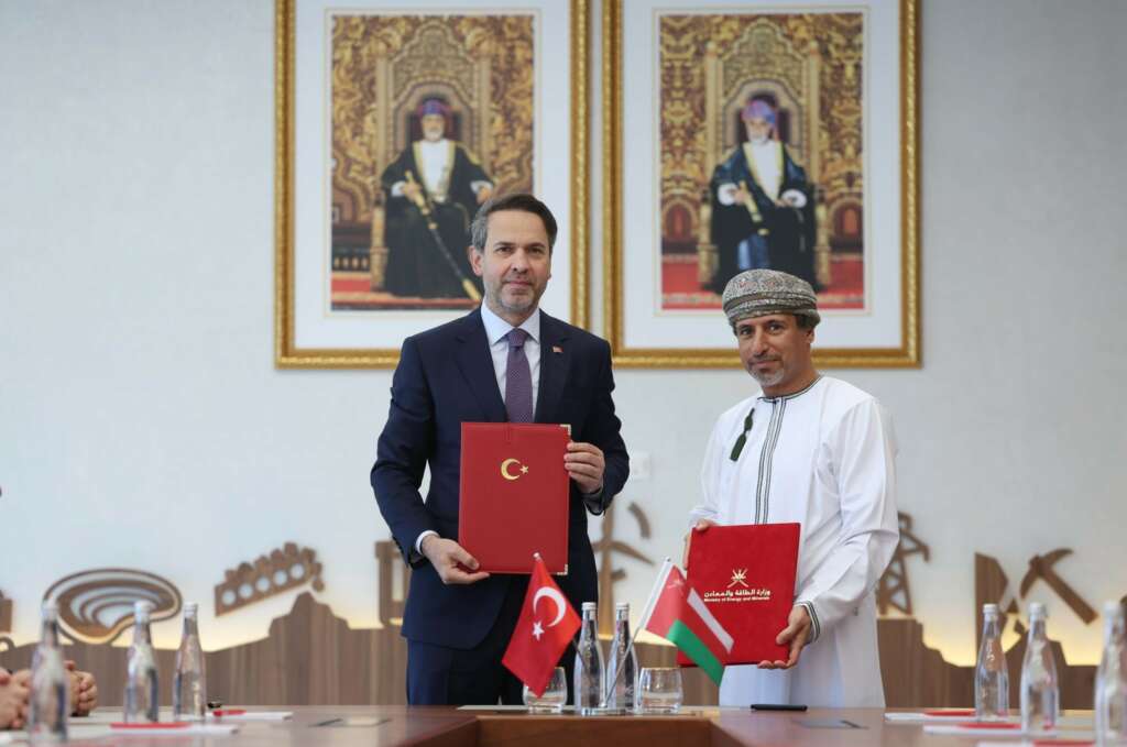 Bakan Bayraktar, Umman Enerji ve Madenler Bakanı Al Aufi ile görüştü