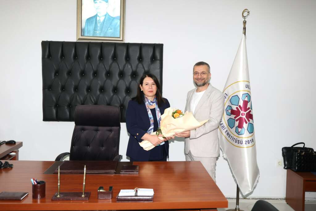 Bursa’da Eğitim bilimleri enstitüsünde bayrak değişimi
