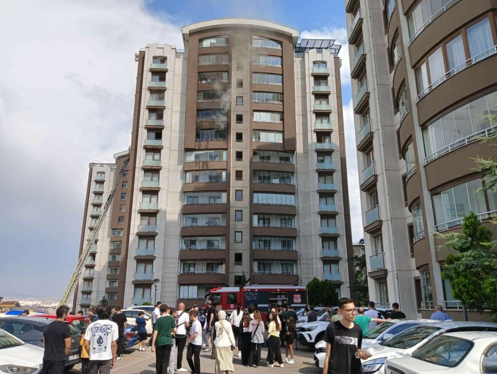 14 katlı binada çıkan yangında mahsur kalan anne ile oğlu kurtarıldı