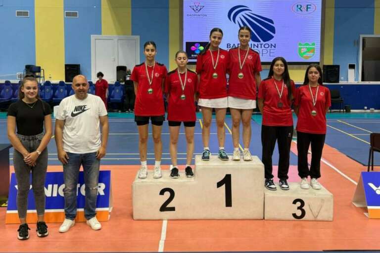 Osmangazili badmintonculardan gururlandıran başarı