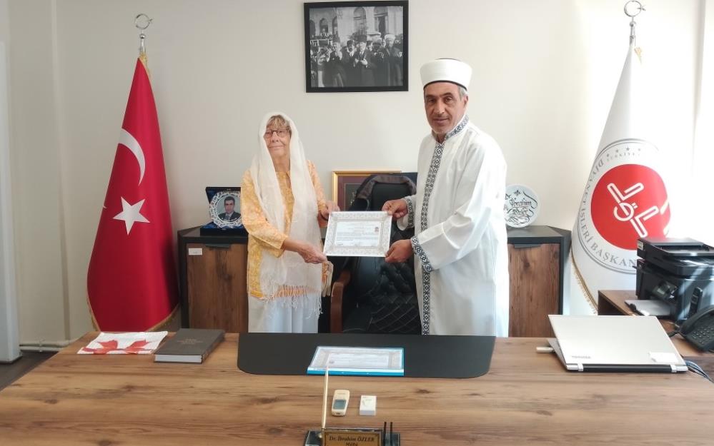 Alman vatandaş Bursa’da Müslüman oldu