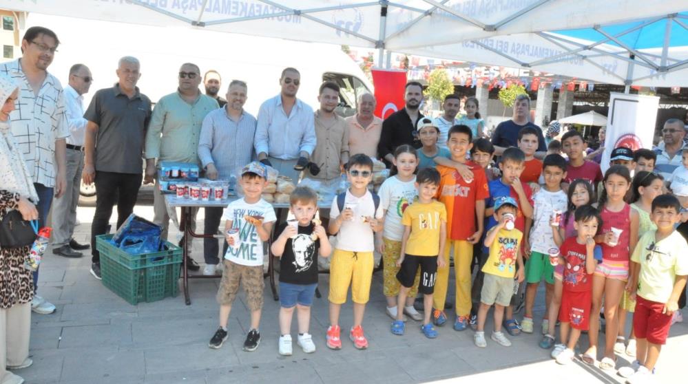 Oyuncakçı Amca, çocukların yüzünü güldürdü