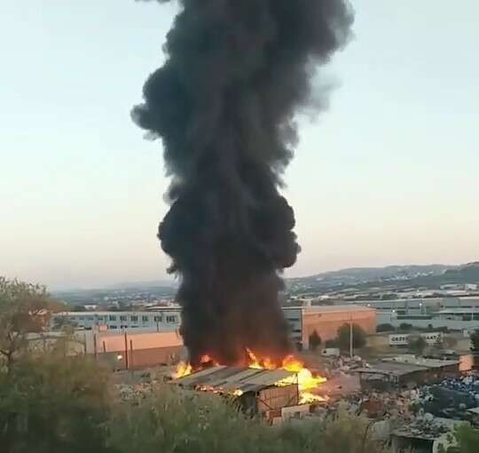 Bursa’da korkutan yangın: Gökyüzü siyah dumanla kaplandı!