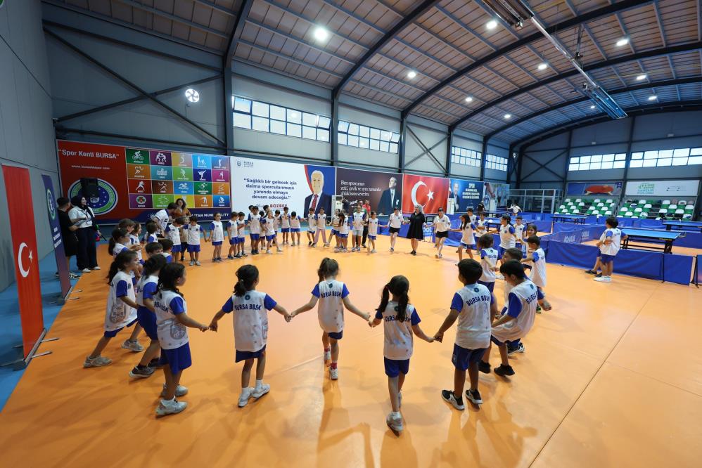 Yaz Spor Okulları’nda çocuklar sertifikalarına kavuştu