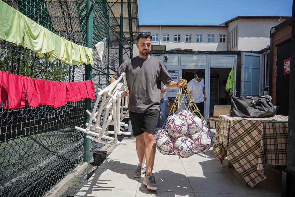 Bursa’da tarihi spor kulübünü mahkeme kararı beklenmeden boşalttılar