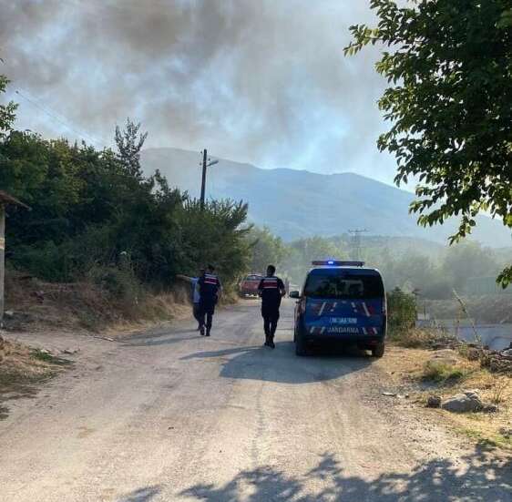 Bursa’da ilaçlama makinesi yandı