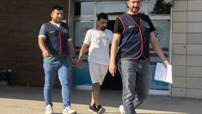 Bursa’da aranan şahıs kız arkadaşıyla yakalandı!