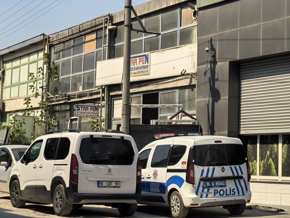 Bursa’da pencereyi beğenmeyen müşteri iş yerini kurşunladı