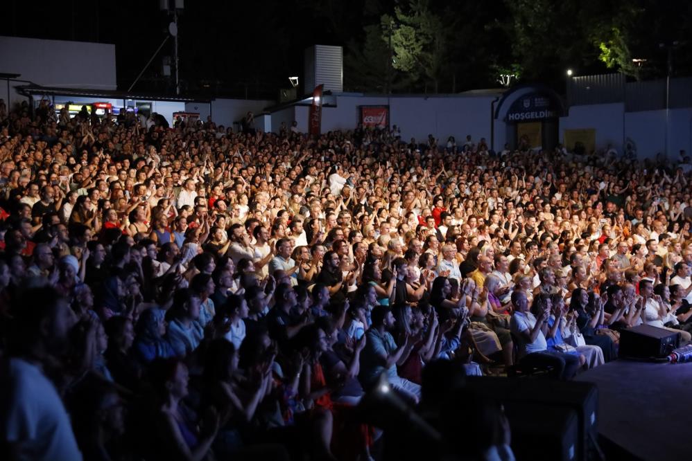 Bursa Festivali’nde Balkan rüzgarı