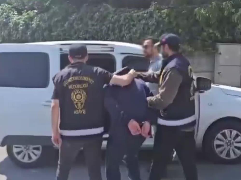 2 aylık eşini yumrukla öldüren adam adliyeye sevk edildi 2 aylık eşini yumrukla öldüren adam adliyeye sevk edildi