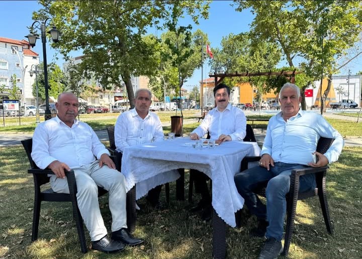 Başkan Özel makamını parka taşıdı