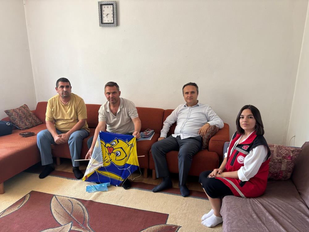 Bursa’da uçurtma yaparken parmakları kopan babaya en anlamlı hediye