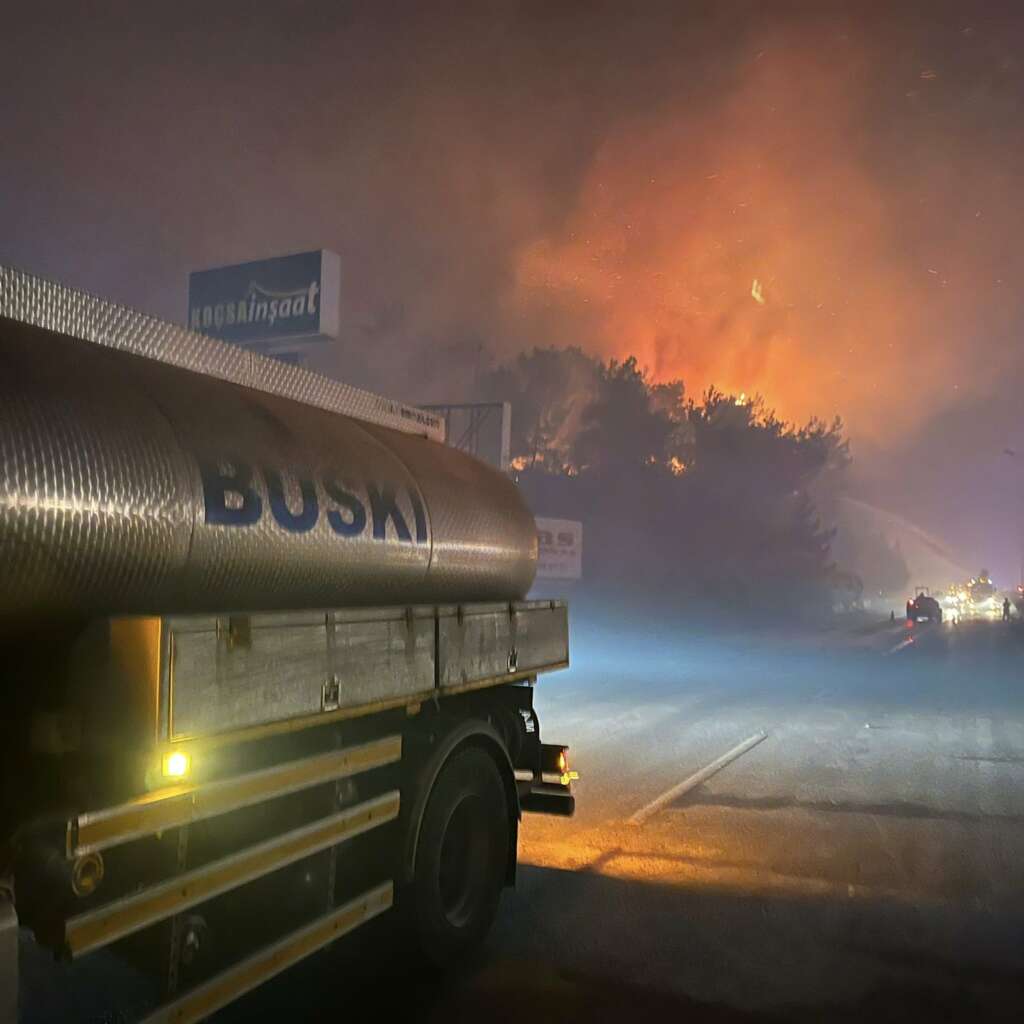 İzmir alev alev yanıyor! Bursa Büyükşehir ekipleri de bölgede