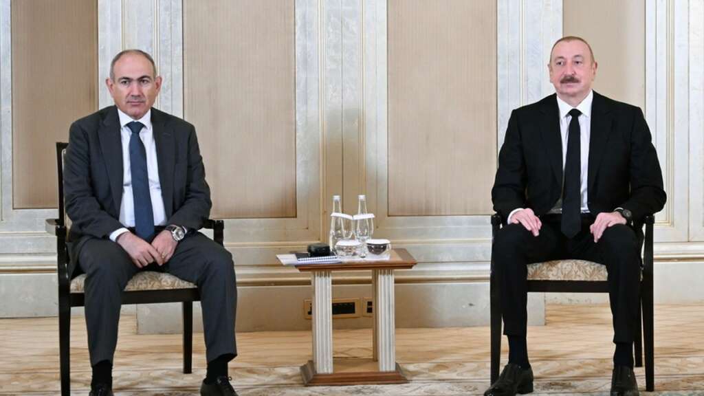 Aliyev ve Paşinyan Abu Dabi’de bir araya geldi Aliyev ve Paşinyan Abu Dabi’de bir araya geldi