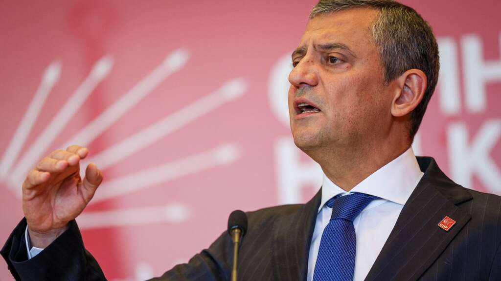 Belediyelere yönelik operasyonların ardından CHP lideri Özel, MYK’yı topladı