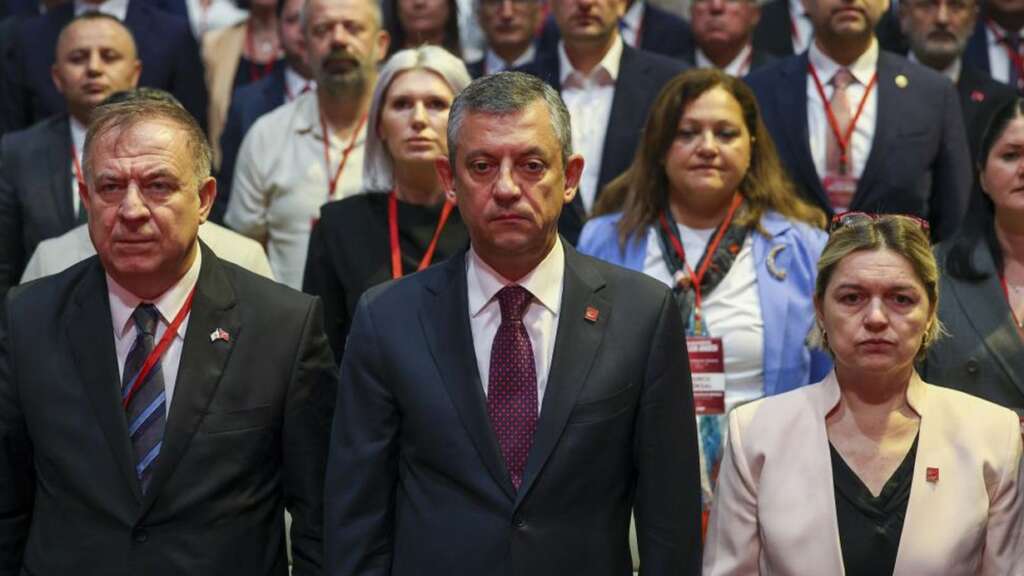 Özel, Belediye Başkanları Toplantısı’na katıldı
