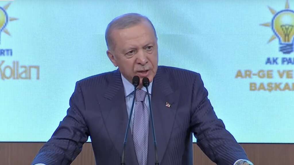 Cumhurbaşkanı Erdoğan’dan Özgür Özel’e: Git göz doktoruna görün